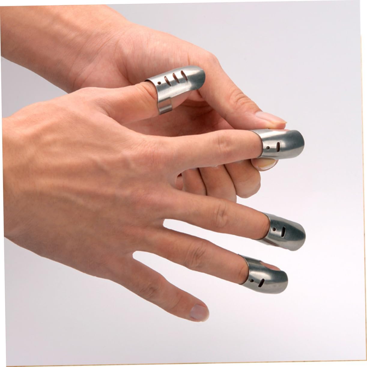 Cabilock 4-Piece Stainless Steel Finger Protectors Kitchen Safety Guard