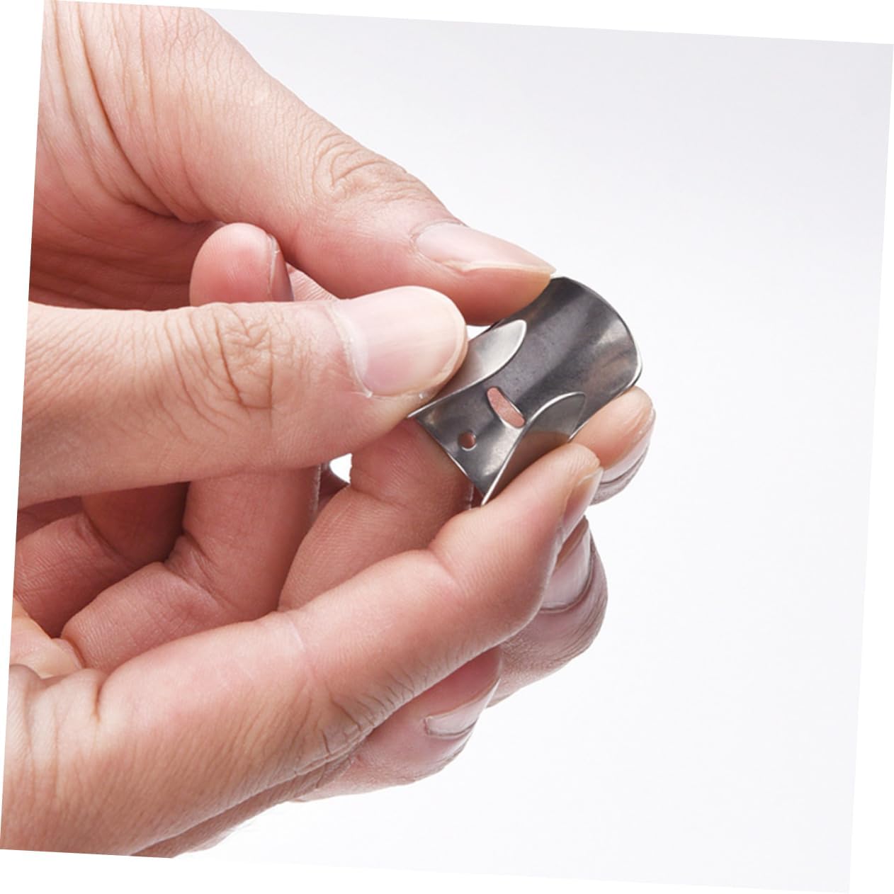 Alipis 4-Piece Stainless Steel Finger Protectors for Safe Kitchen Use