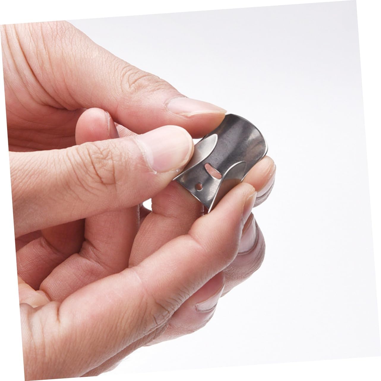 Cabilock 4-Piece Stainless Steel Finger Protectors Kitchen Safety Guard
