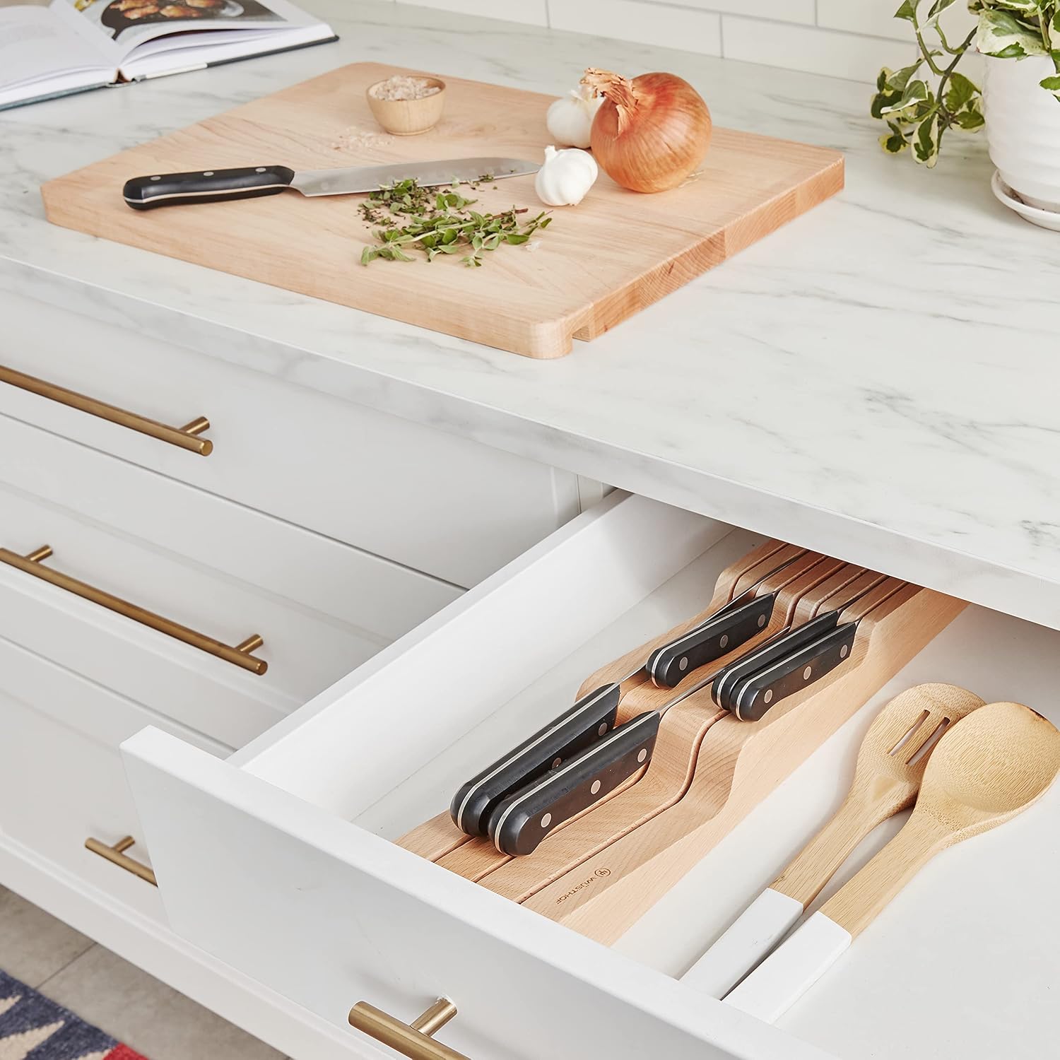 Effortlessly Organize Your knives with the Wsthof 7-Slot Knife Storage