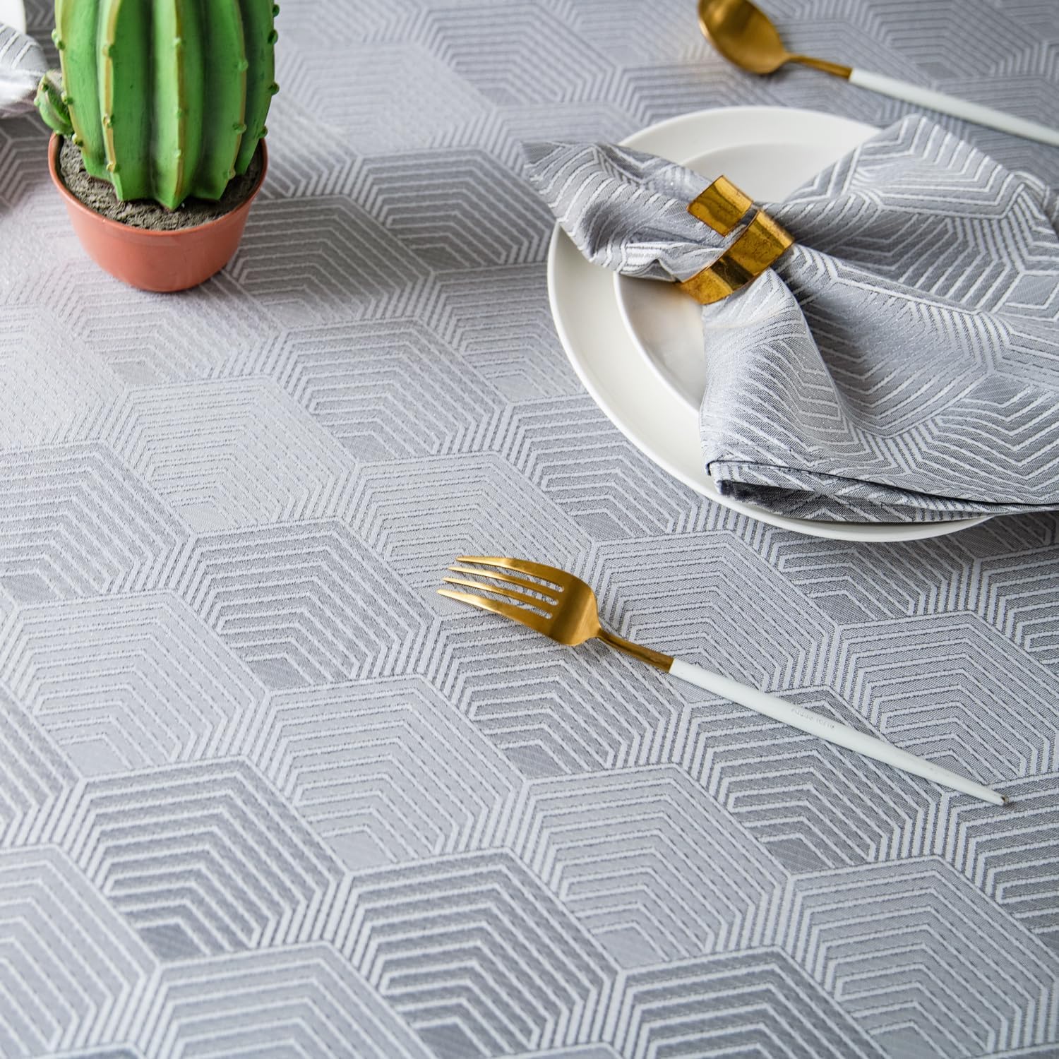 GOLD SAIL - Geometric Grey Tablecloth