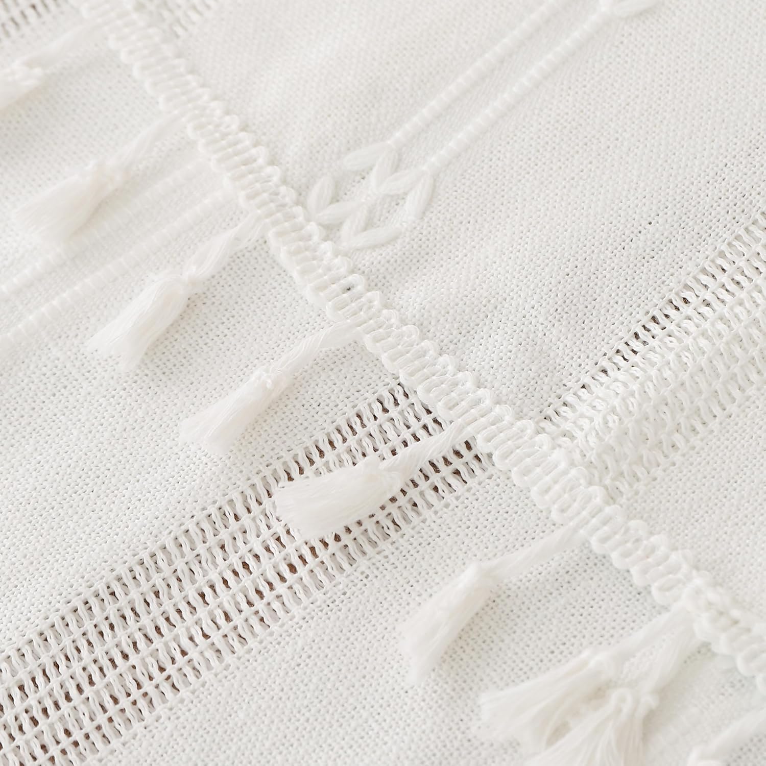 Gernaice Rustic Stripe Tablecloth - Elegant Design for Dining