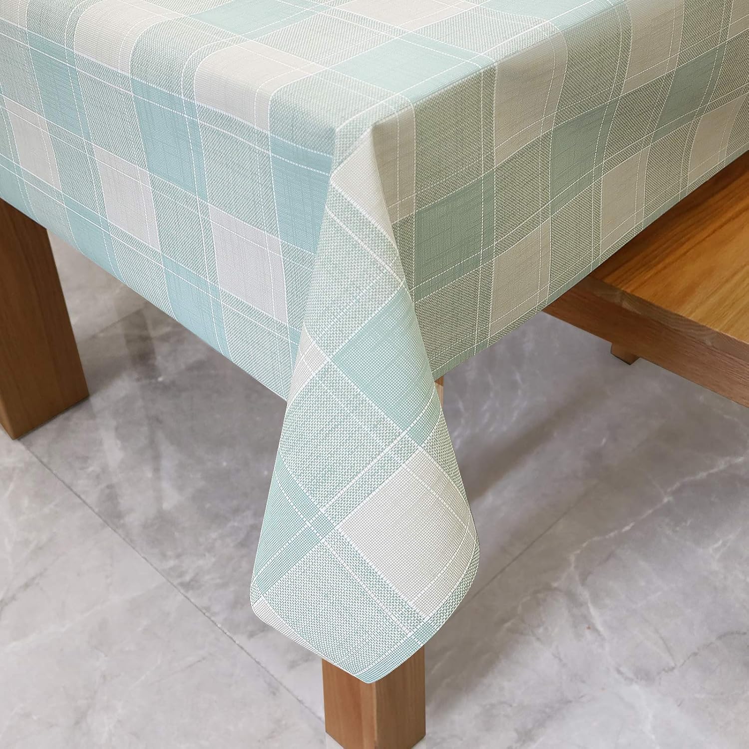 Elegant Green Checkered Tablecloth for Kitchen Dining