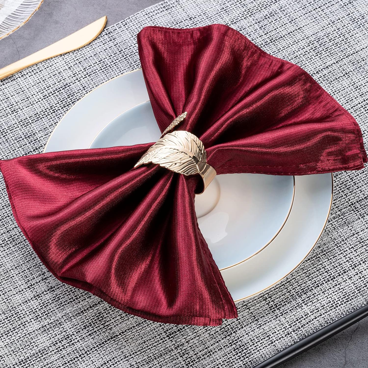 Sturdy 8-Piece Gold Napkin Rings Durable Elegant for Dining